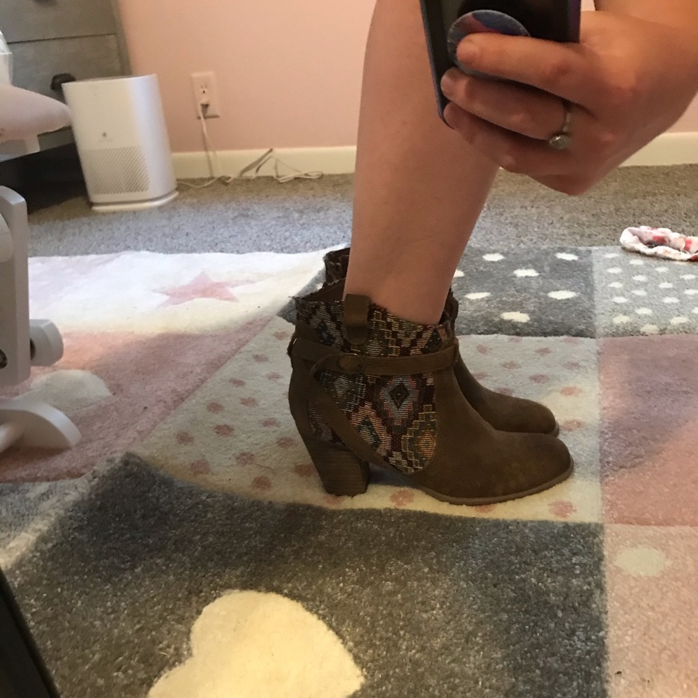 Aztec booties American eagle